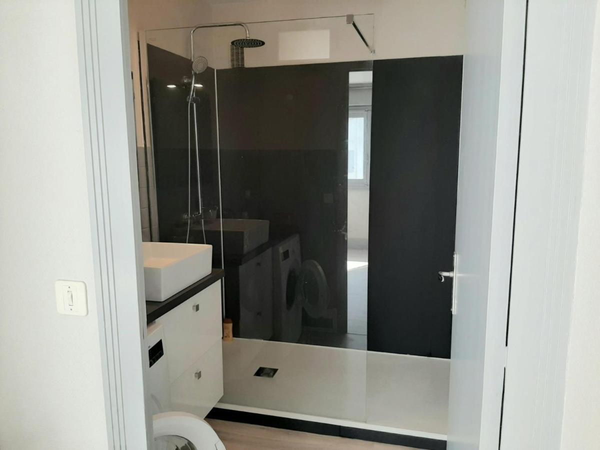 Appartement Confortable En Plein Centre De Saint-Jean-De-Luz, A Deux Pas De La Plage Et Des Commerces - Fr-1-239-586 ภายนอก รูปภาพ
